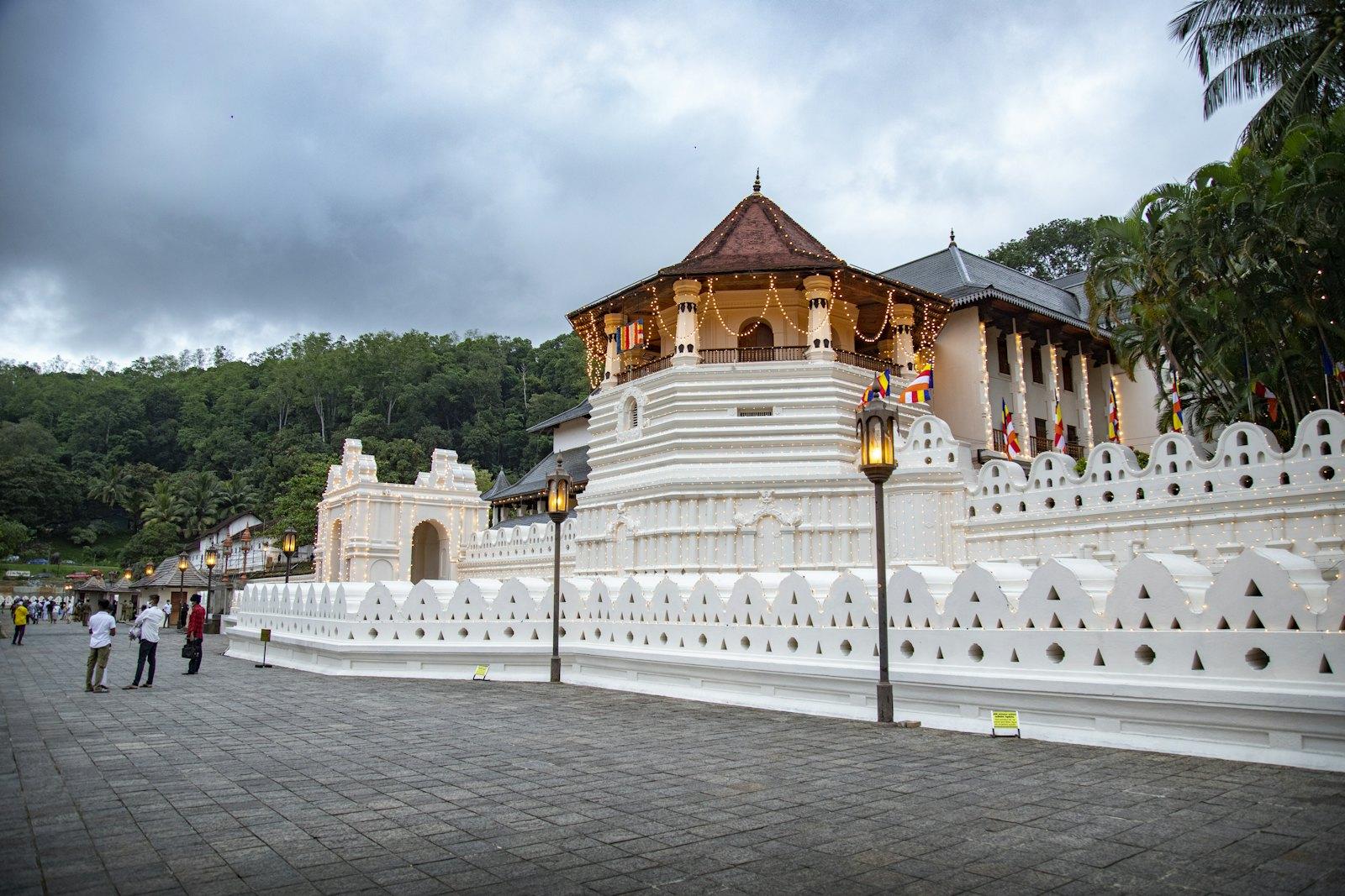 Sri Lanka From India in December: The Free ETA, the Cold and the Temple Rules