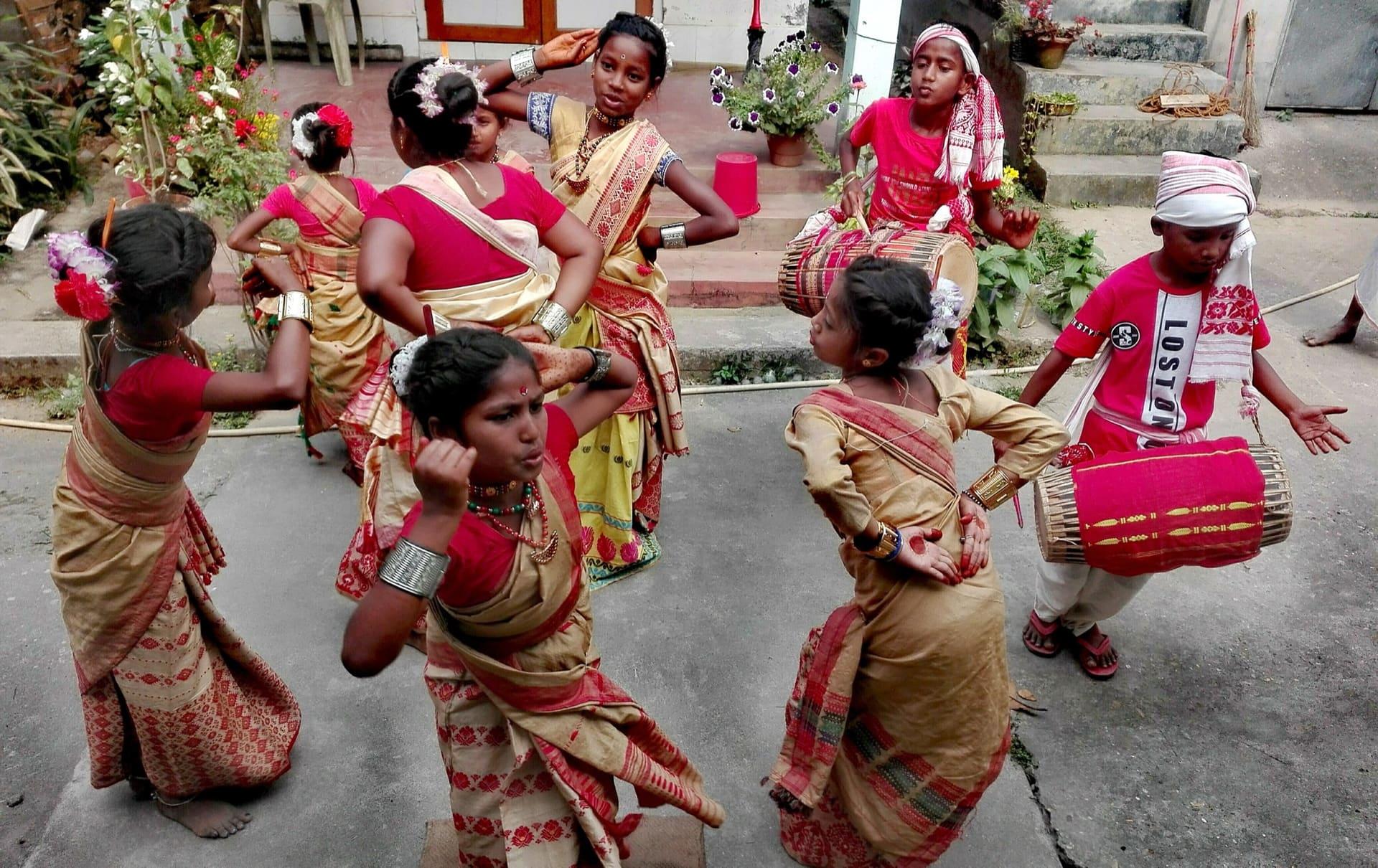 The Women of Sualkuchi and the Mekhela Chador
